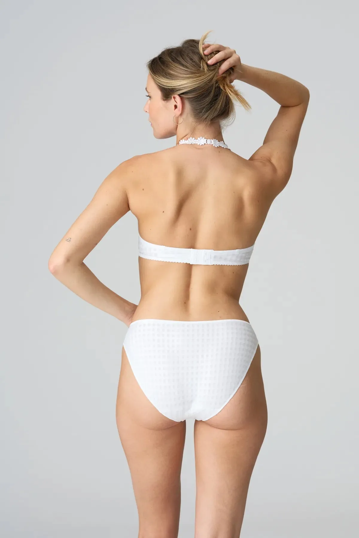 Avero Non Padded Full Cup Seamless Bra In White - Marie Jo