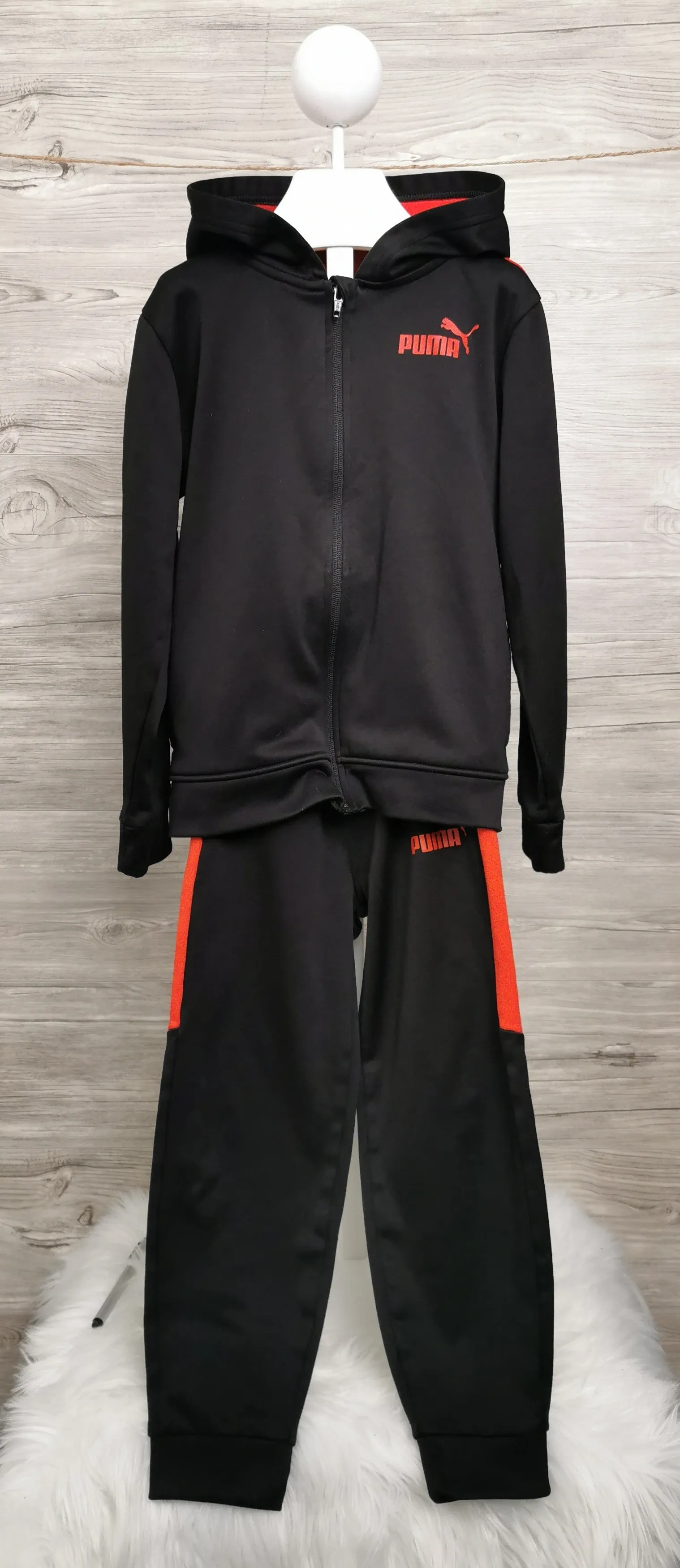 BOY SIZE 8 YEARS - PUMA, 2 Piece Matching Athletic Outfit VGUC B14