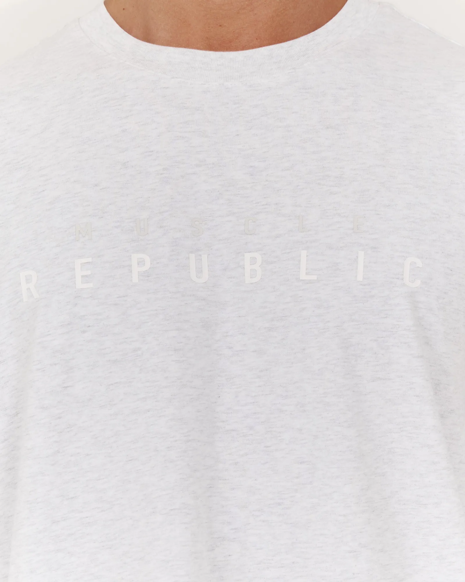 CLASSIC TONAL TEE V2 - SNOW GREY