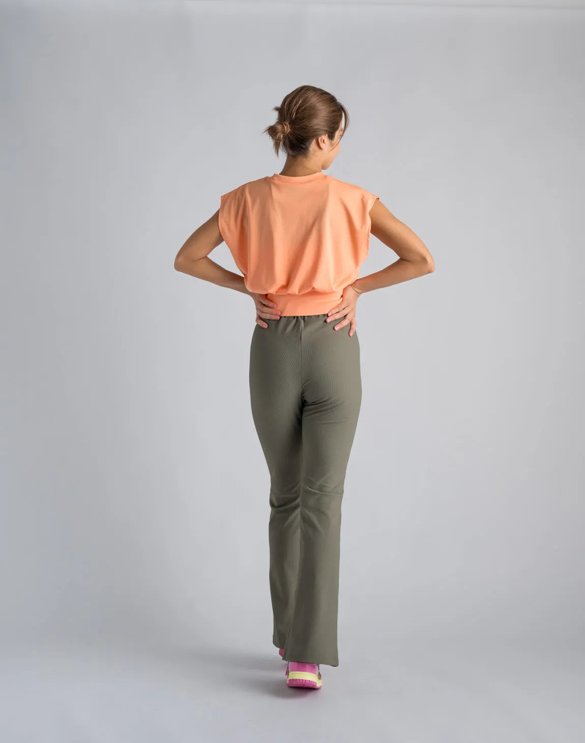 CRONOS WOMEN LOGO SLEEVELESS【TERRACOTTA】