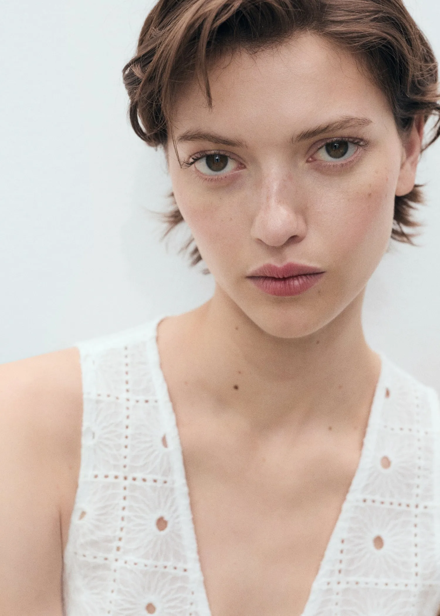 Embroidered cotton waistcoat with bows