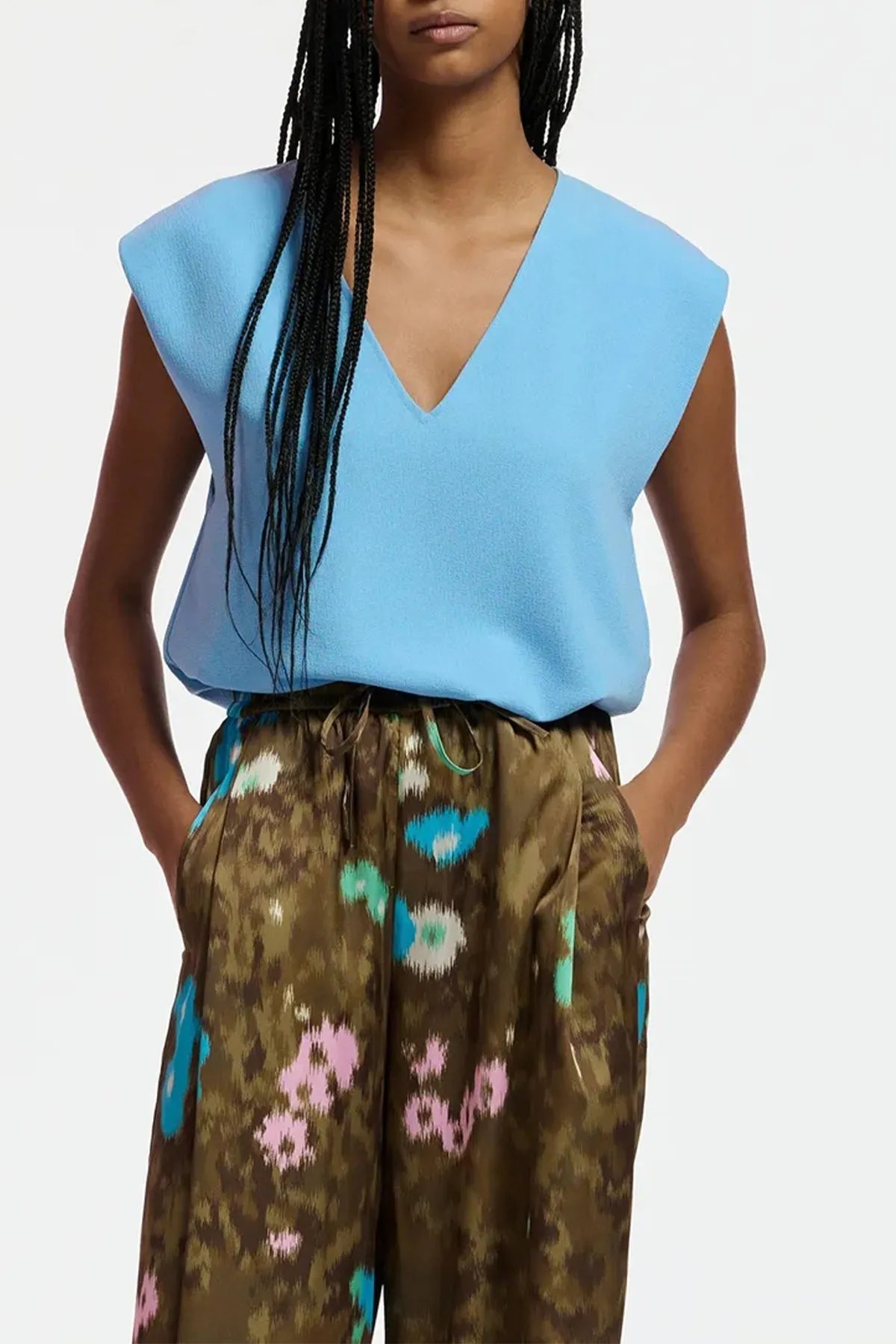 Falling Sleeveless V-Neck Top in Blue