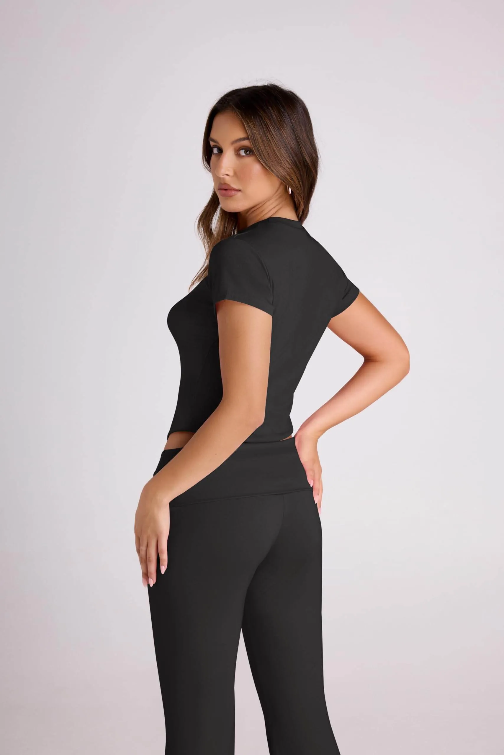 Ivicoer Women's Two Piece Outfit Basic Short Sleeve Crop Top and Low Rise Flare Pants Set High Waisted Pants Lounge 2 Piece Yoga Tracksuit Women Outfits Black M