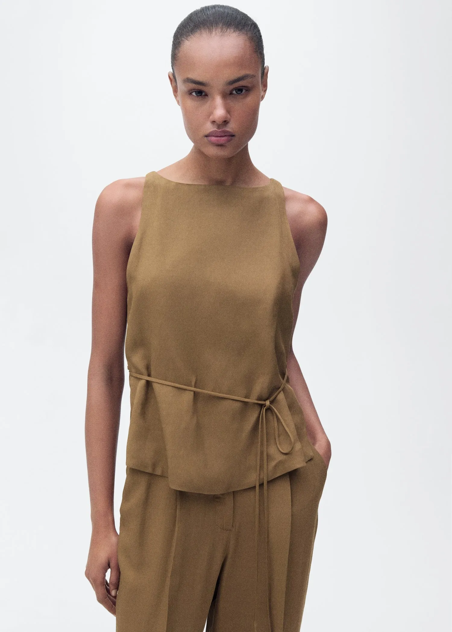 Linen-blend top with bow