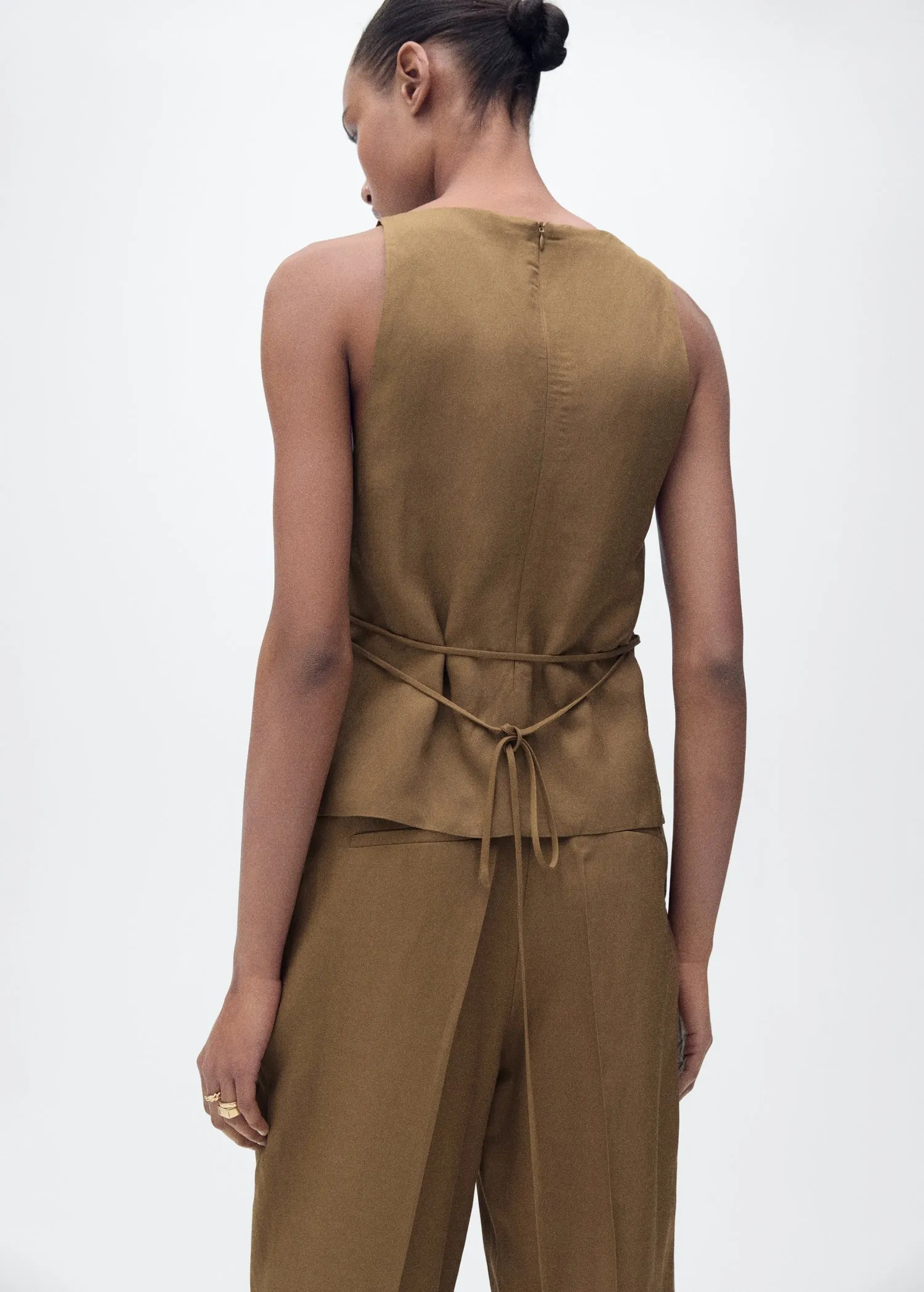 Linen-blend top with bow