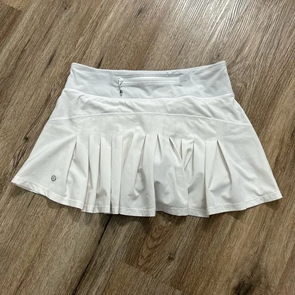 Lululemon White Tennis Skirts Size 4 EUC