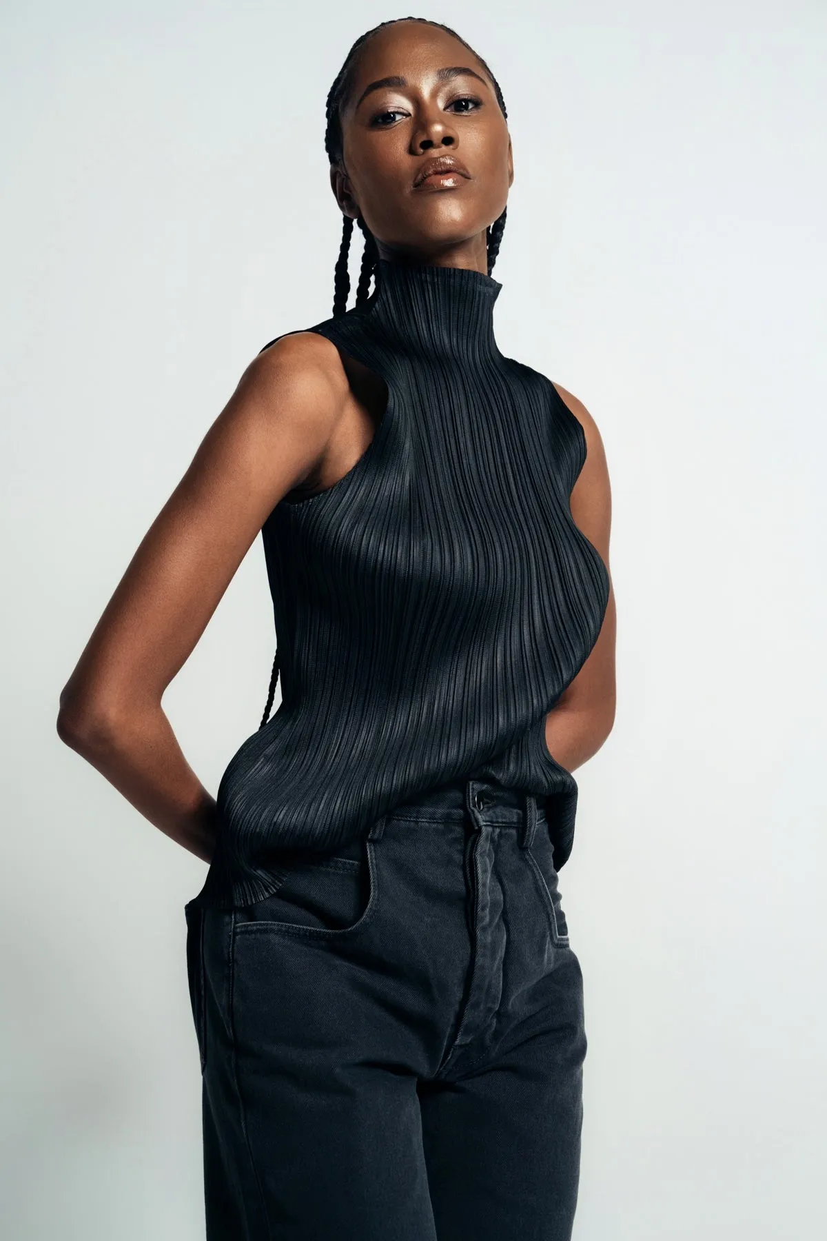 PLEATS PLEASE ISSEY MIYAKE | BASIC SLEEVELESS TOP