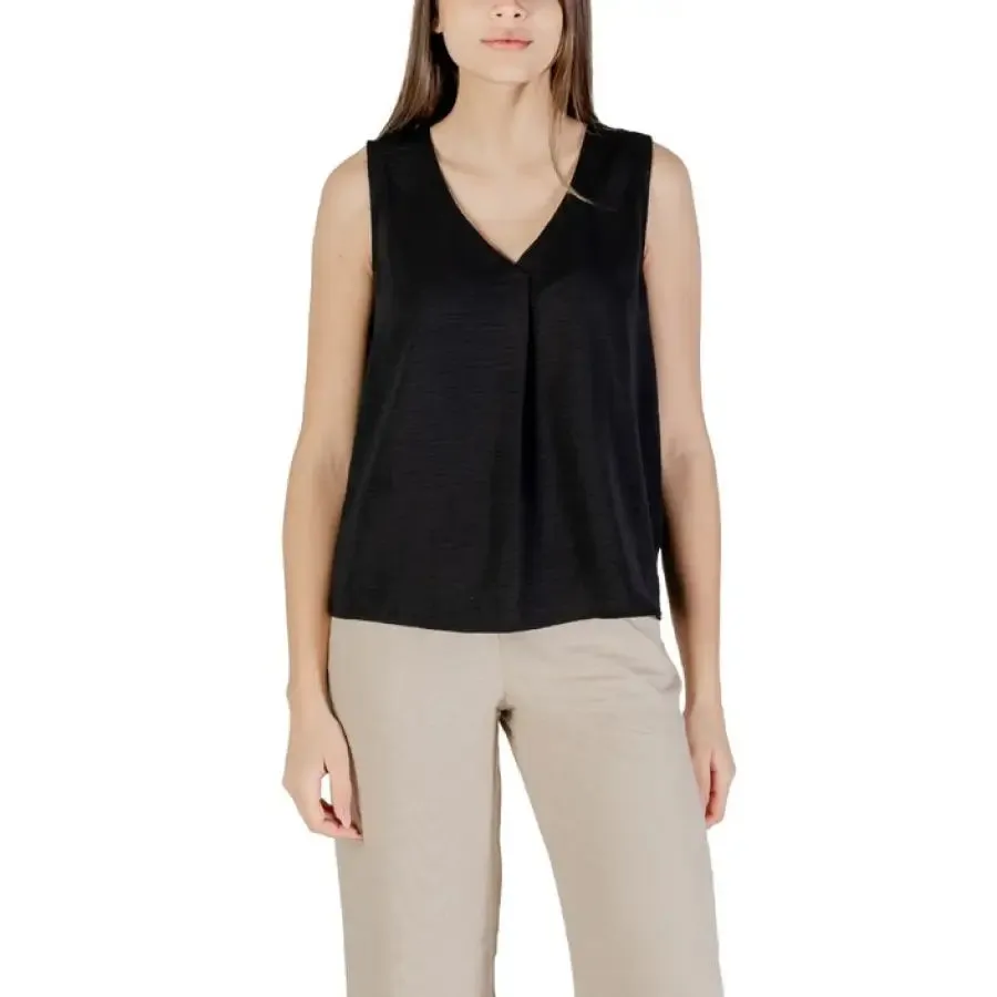 Red Sleeveless V Neck Blouse