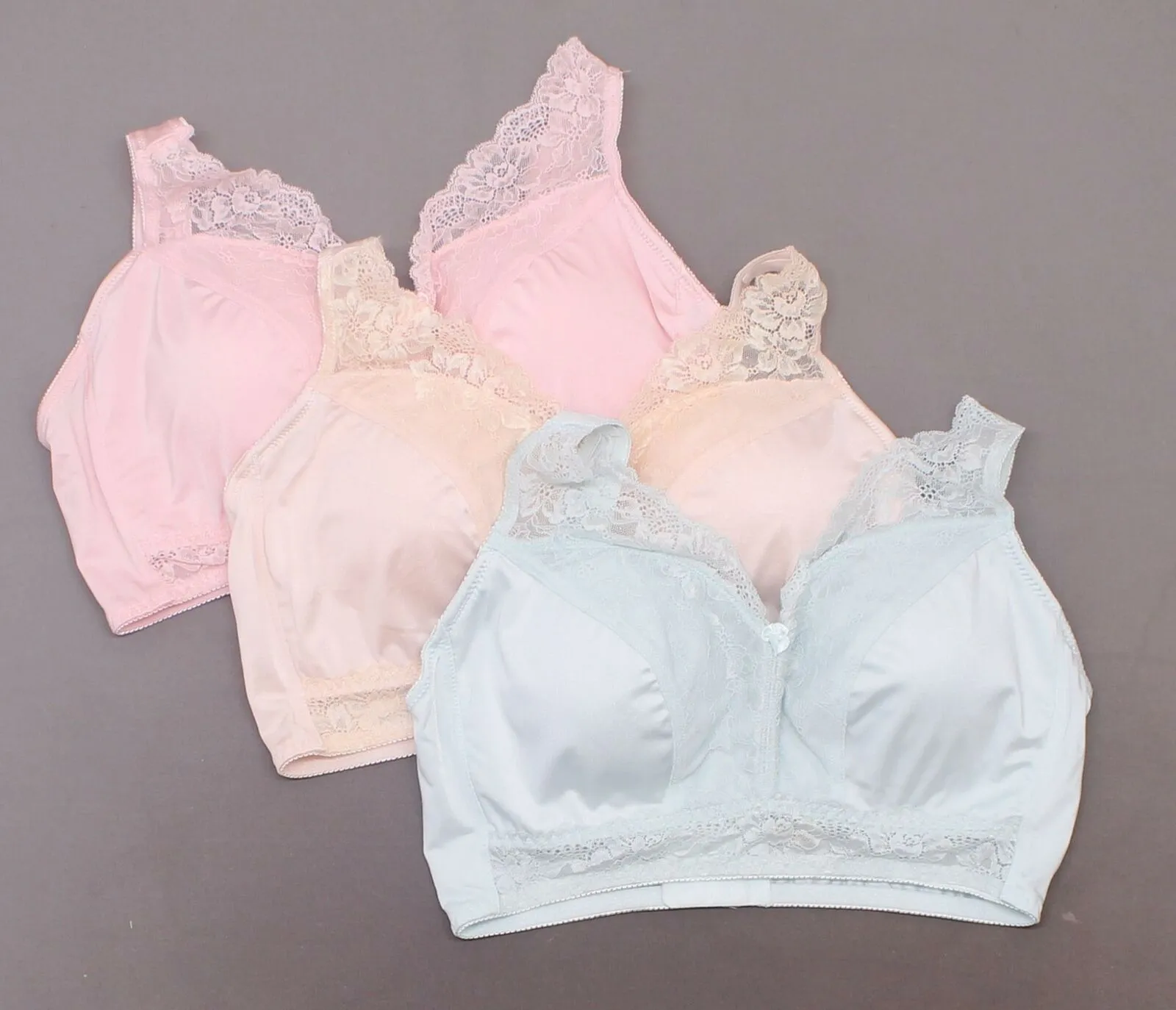 Rhonda Shear Plus Size 3 Pack Betty Pin Up Bras with Back Closure and Removable Pads