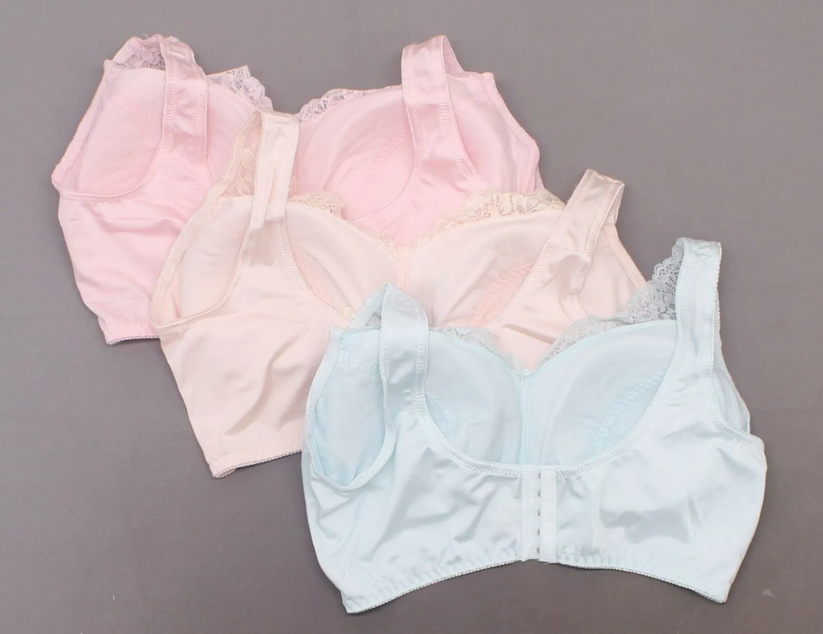 Rhonda Shear Plus Size 3 Pack Betty Pin Up Bras with Back Closure and Removable Pads
