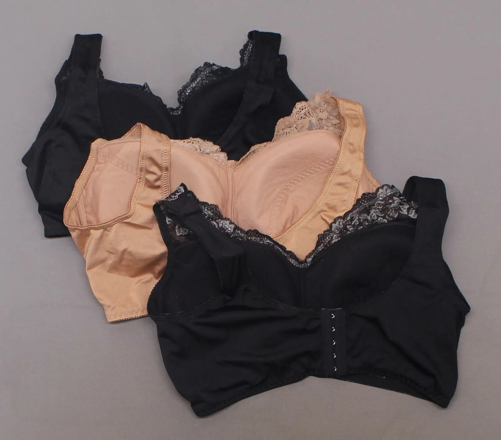 Rhonda Shear Plus Size 3 Pack Betty Pin Up Bras with Back Closure and Removable Pads