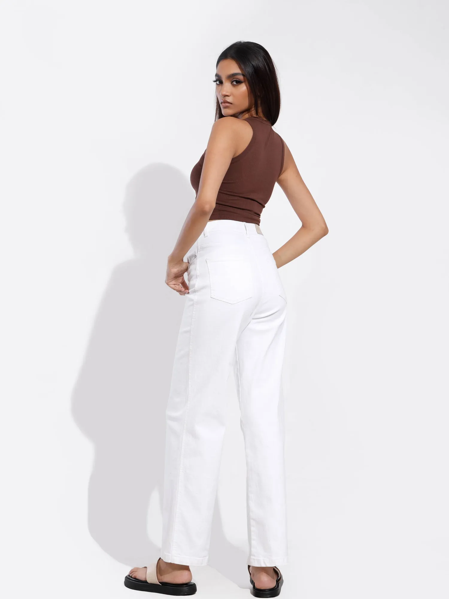 Riri Sleeveless Halter Neck Crop Top