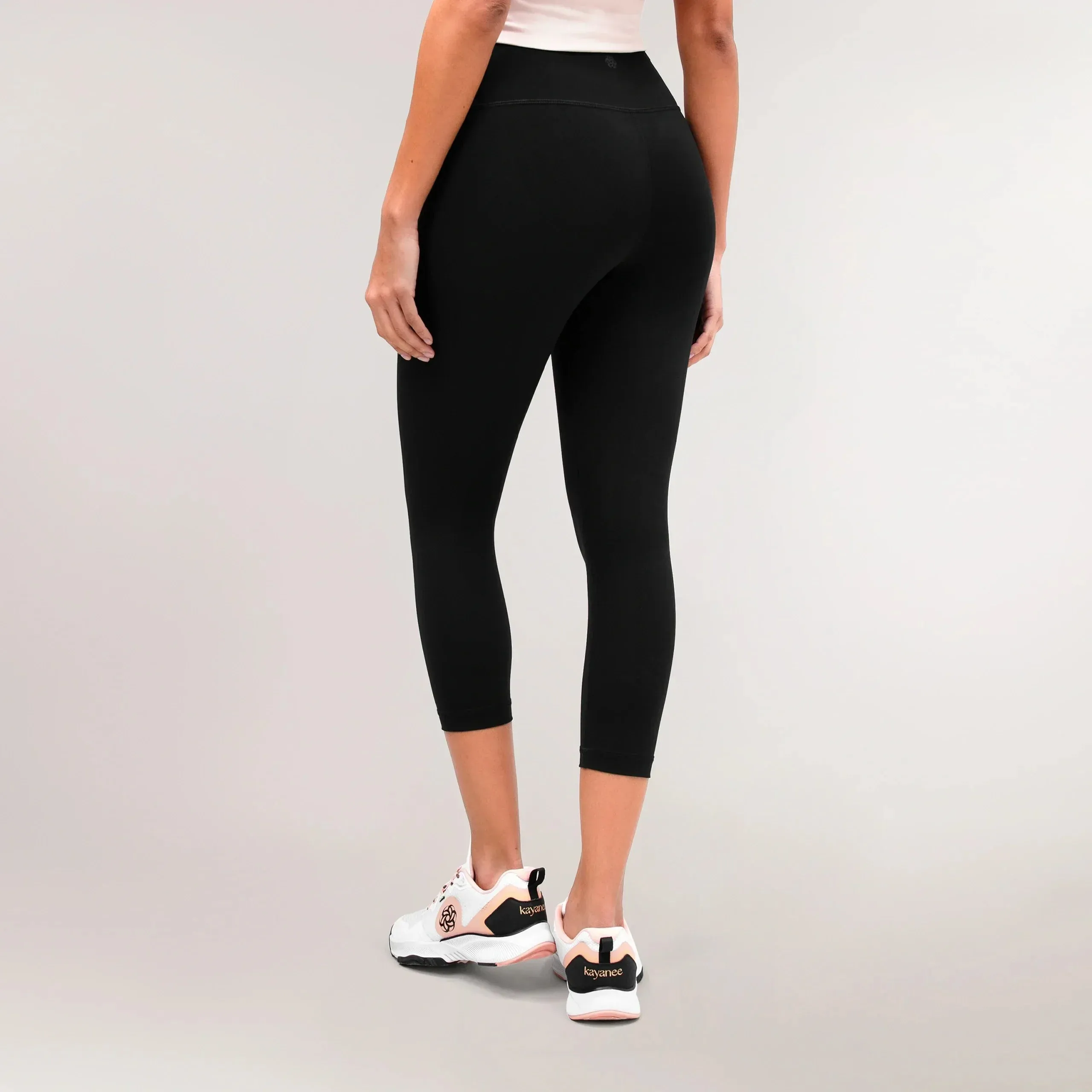 Sculpting Compression Crop Legging - CORE BLACK