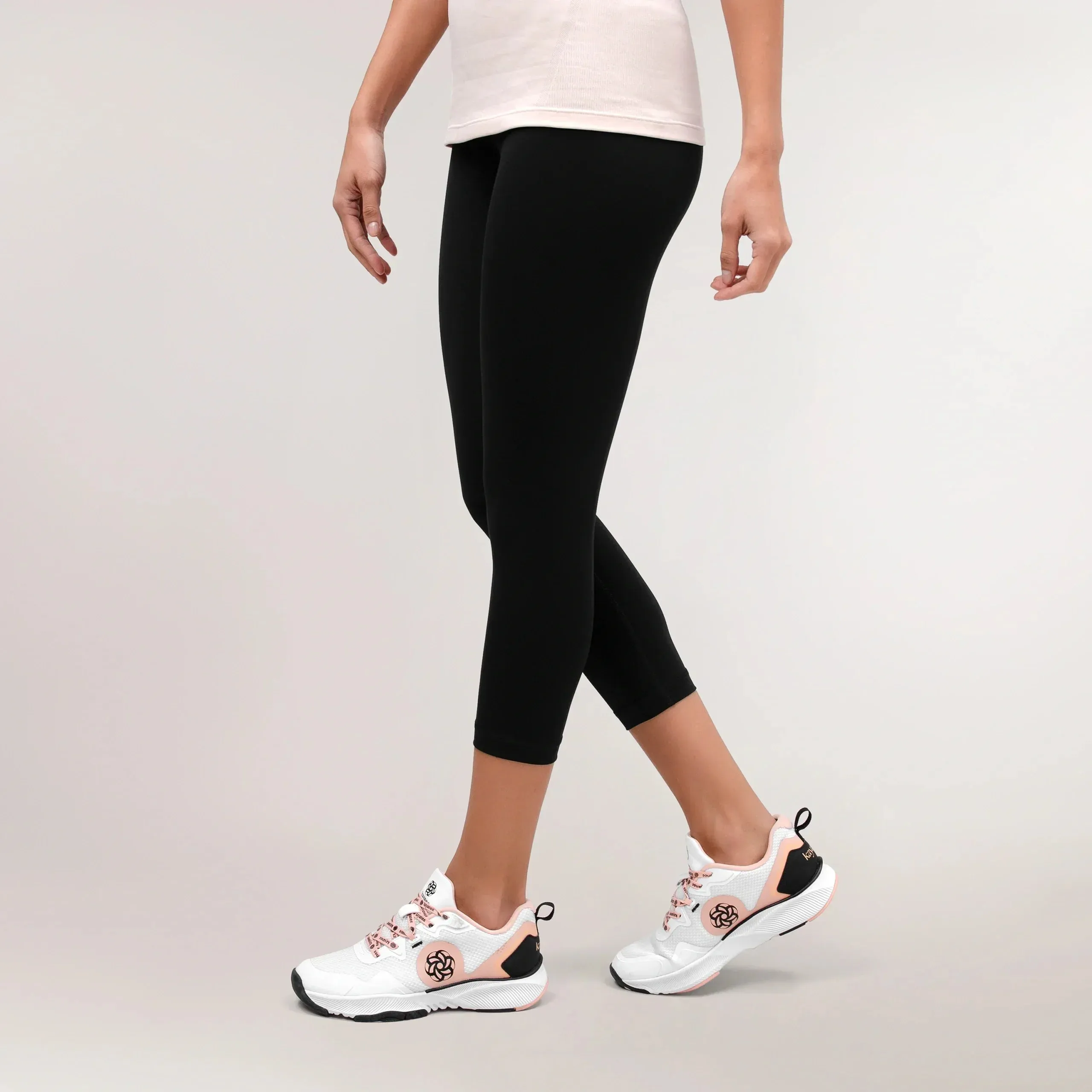 Sculpting Compression Crop Legging - CORE BLACK