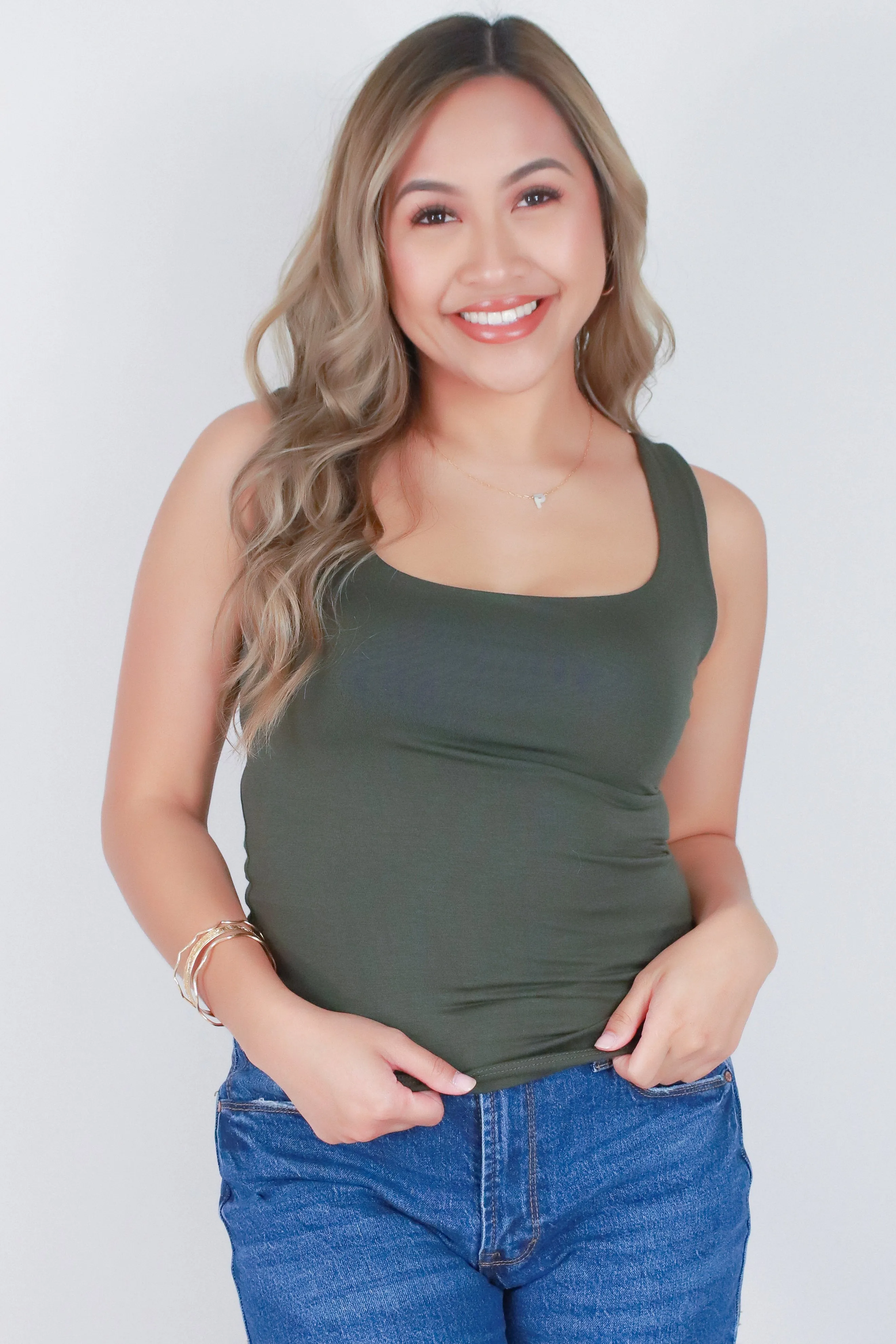 SLEEVELESS SQUARE NECK TOP