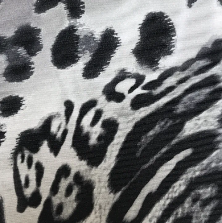 SLEEVELESS TOP/RASH GUARD WHITE TIGER/SNOW LEOPARD