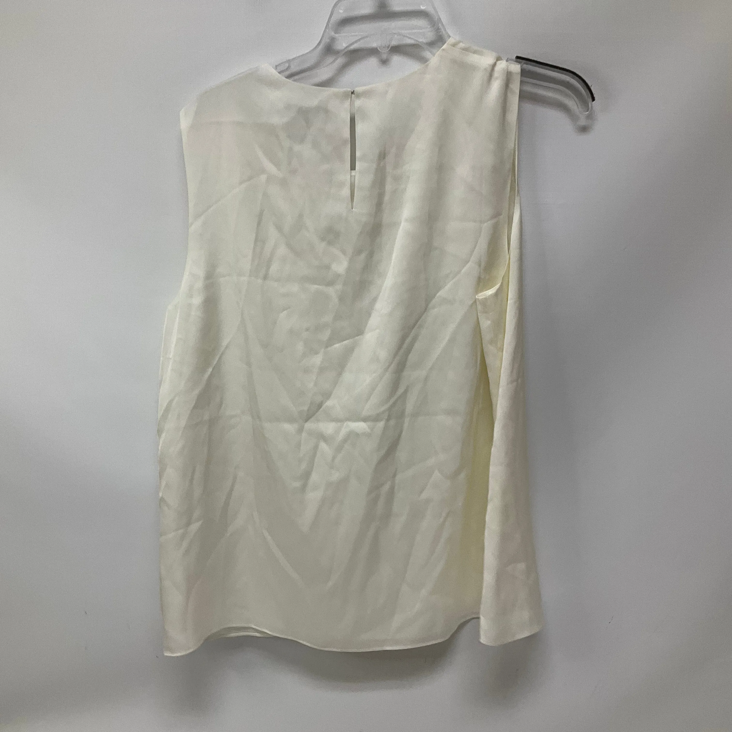 Top Sleeveless By Cmb In White, Size: L