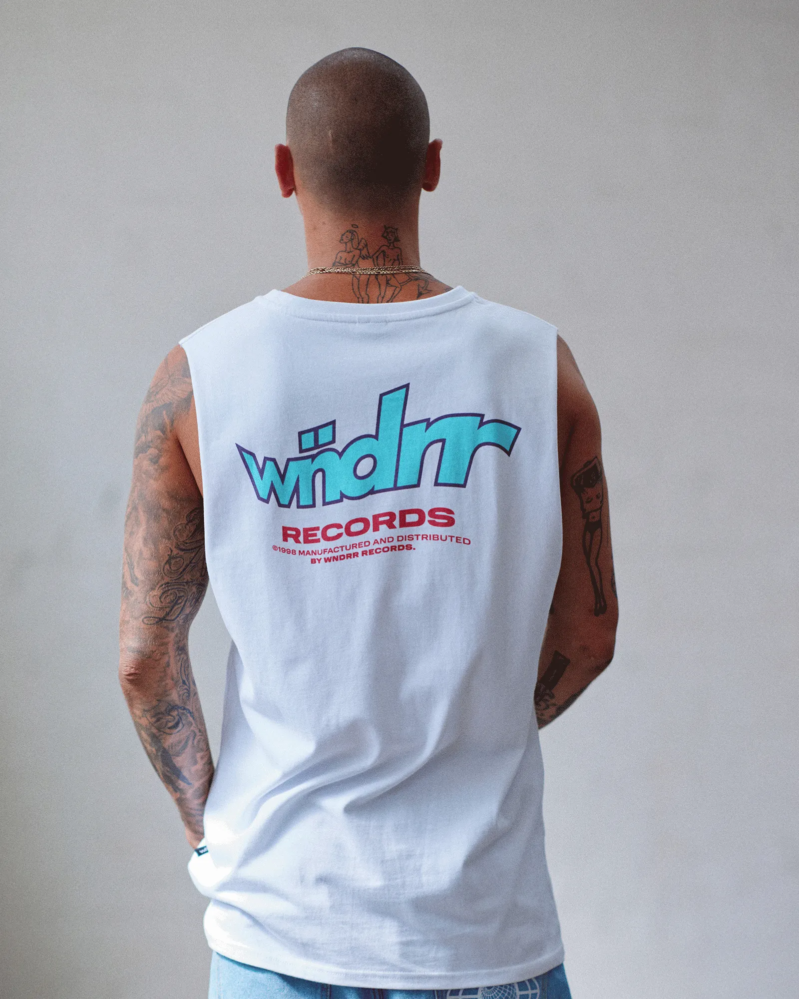 WARPED MUSCLE TOP - WHITE