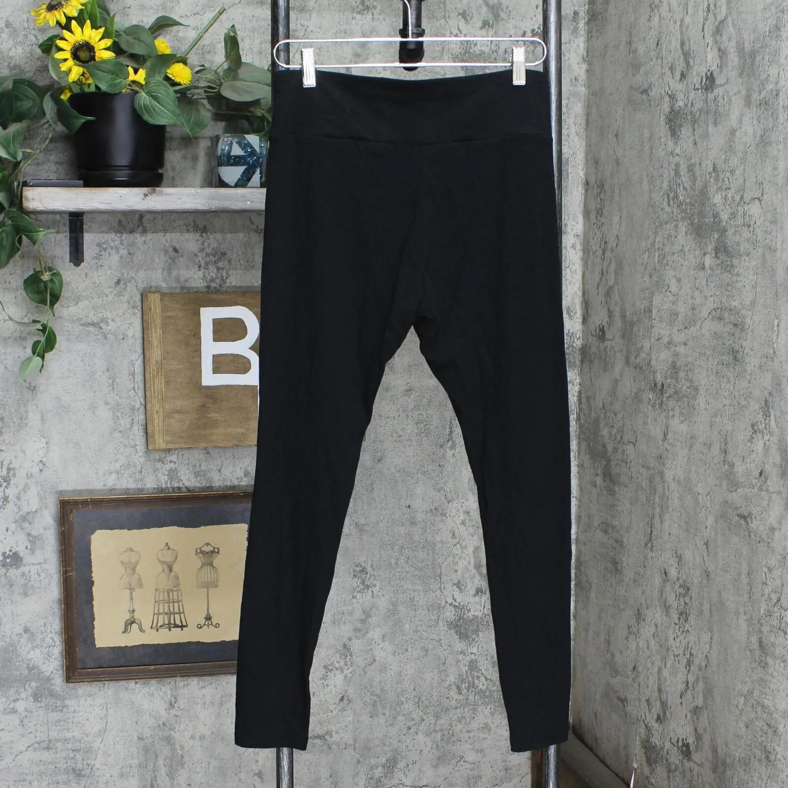 Wild Fable Women's High-Waisted Classic Leggings 559594 Black M