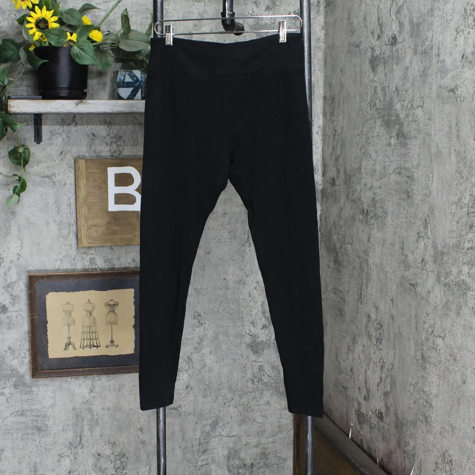 Wild Fable Women's High-Waisted Classic Leggings 559594 Black M
