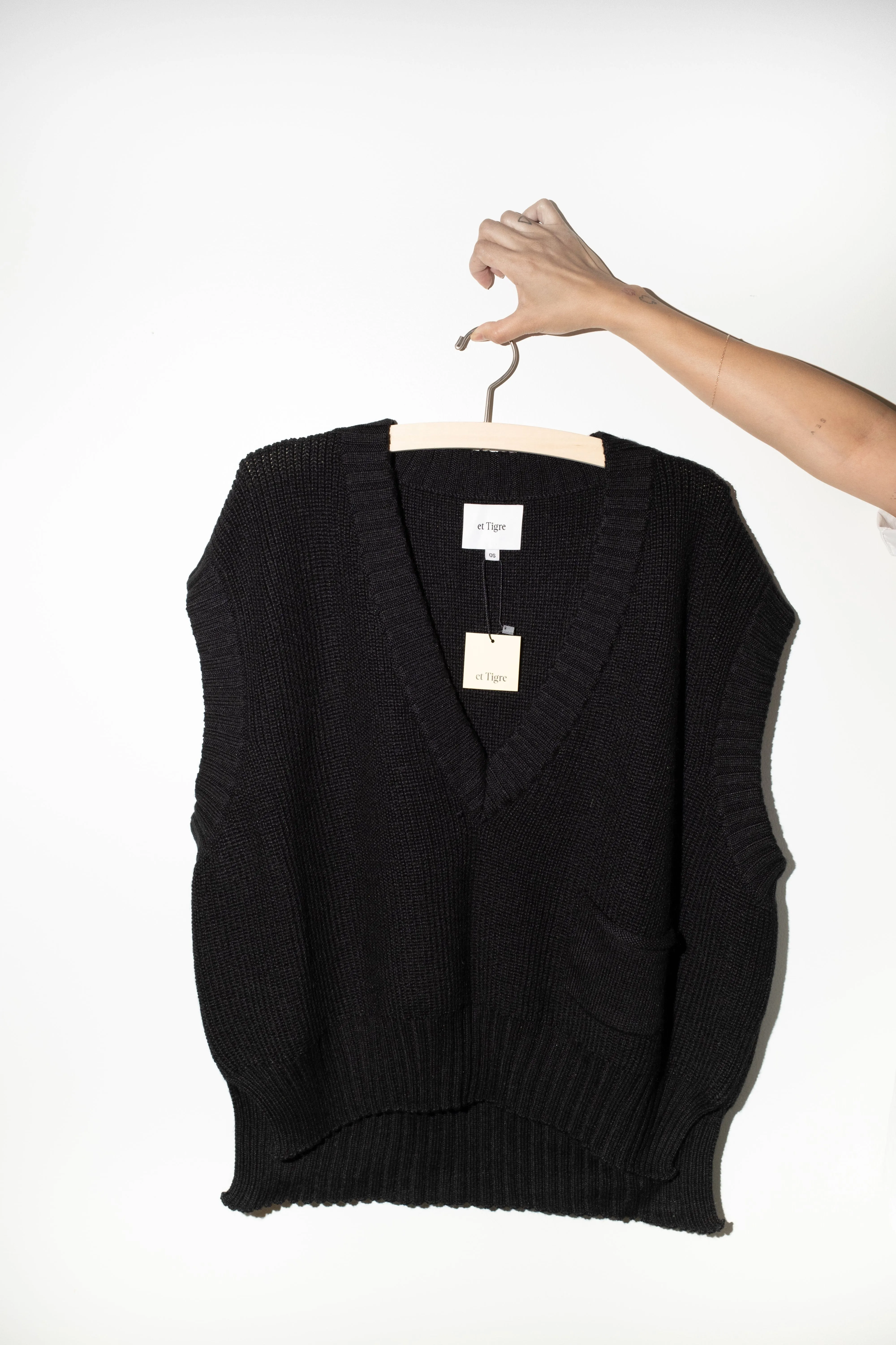 Winston Vest in Black